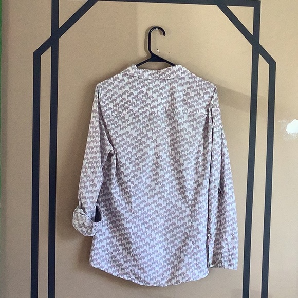 EUC Women’s Medium GH Bass & Co Zebra print button down shirt. - Picture 2 of 6